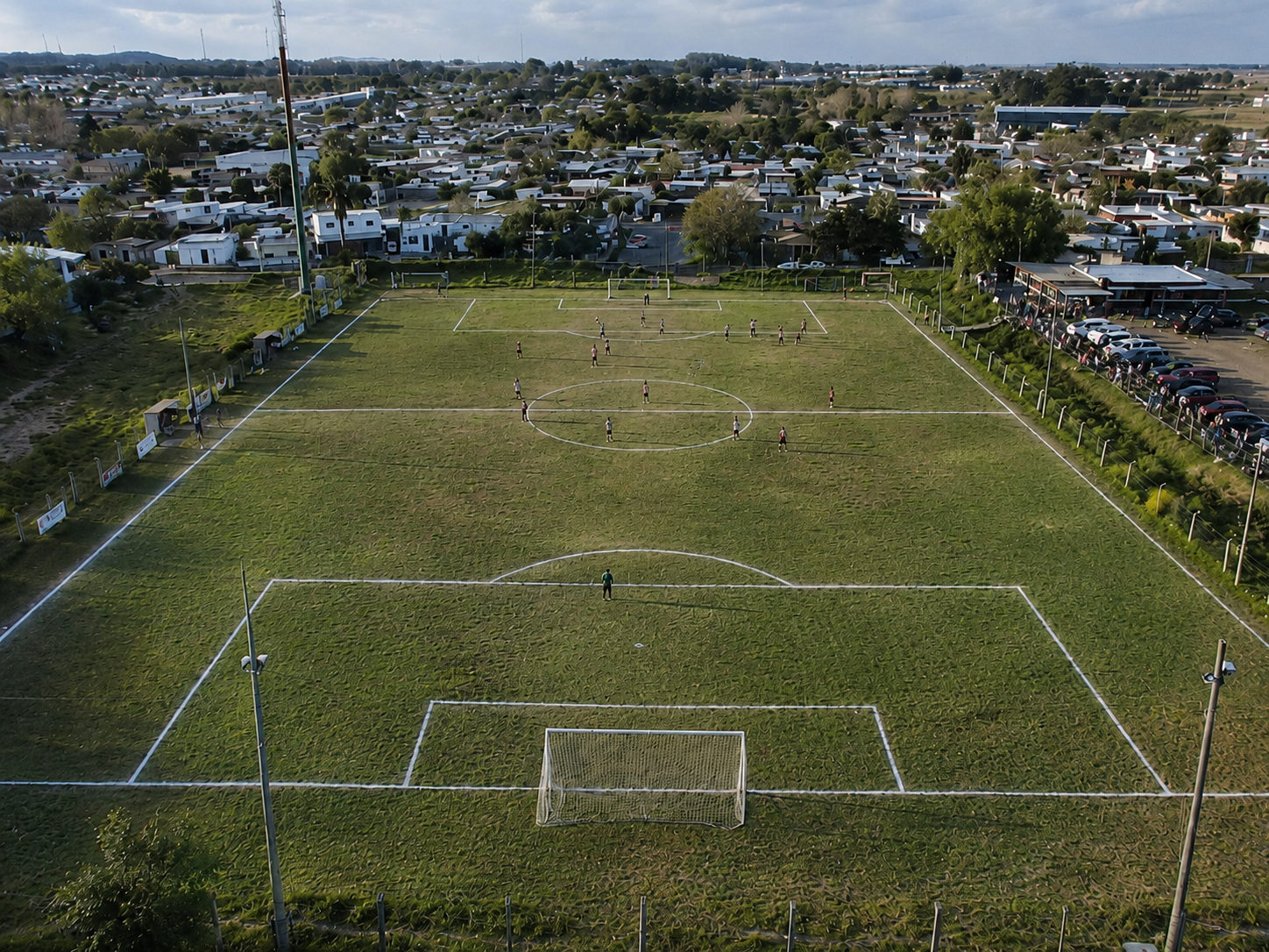 Vista aérea del Parque Máximo B. Moreno durante un partido