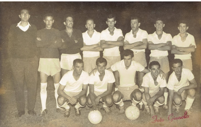 Plantel histórico en blanco y negro
